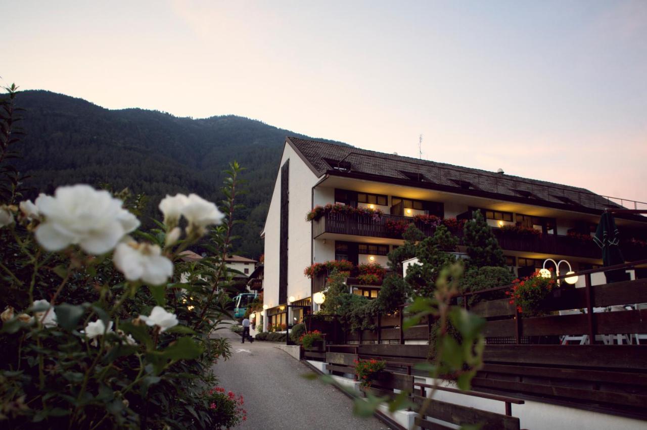 Pippo Hotel Terzolas Exterior foto